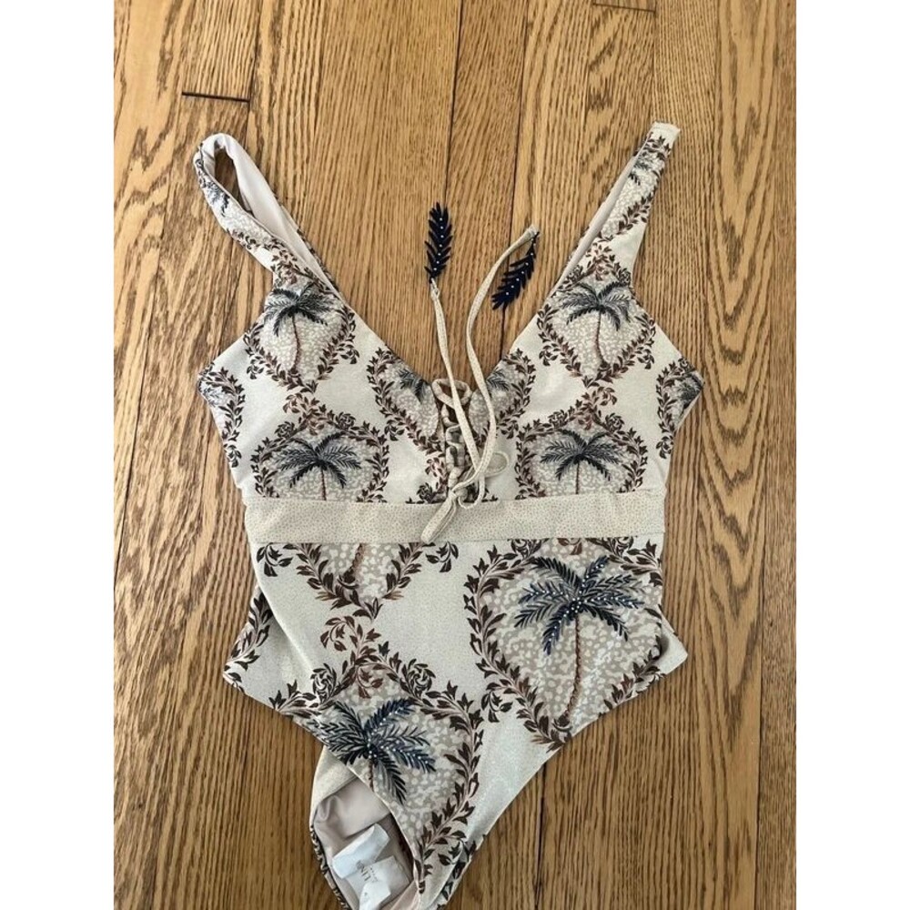 Gorgeous 1 piece bathing suit